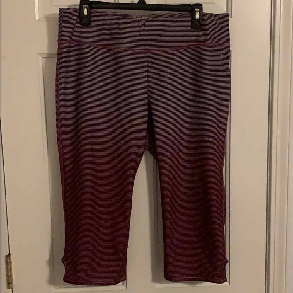 Danskin Now Pink/Black Striped Ombré Athletic Capri Leggings Size XL